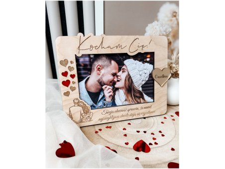 Drewniana ramka na zdjęcie „Kocham Cię” – personalizowana