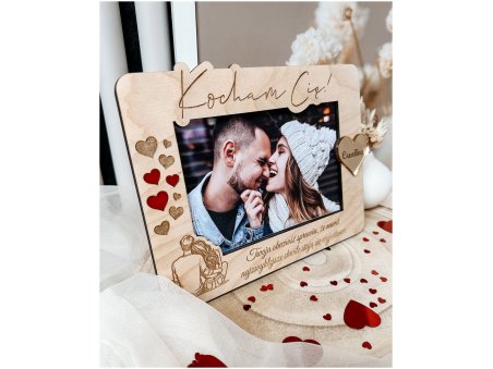 Drewniana ramka na zdjęcie „Kocham Cię” – personalizowana