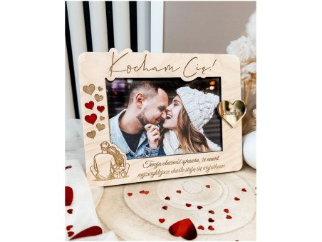 Drewniana ramka na zdjęcie „Kocham Cię” – personalizowana