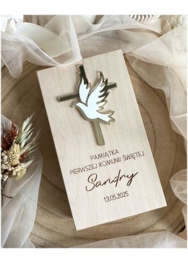 Personalizowana drewniana pamiątka Pierwszej Komunii...