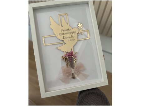 Pamiątka I Komunii Świętej z gołębicą w ramce - personalizowana
