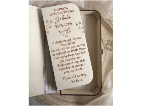 Drewniane pudełko na pamiątkę I Komunii Świętej – personalizowane