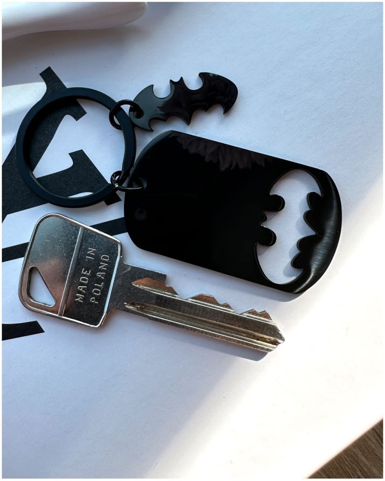 Brelok do kluczy z grawerem BATMAN CZARNY