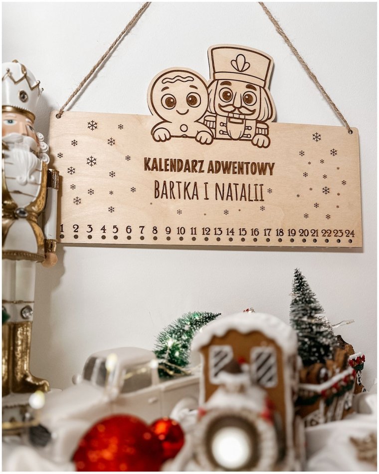 Drewniany kalendarz adwentowy z pierniczkiem i Dziadkiem...