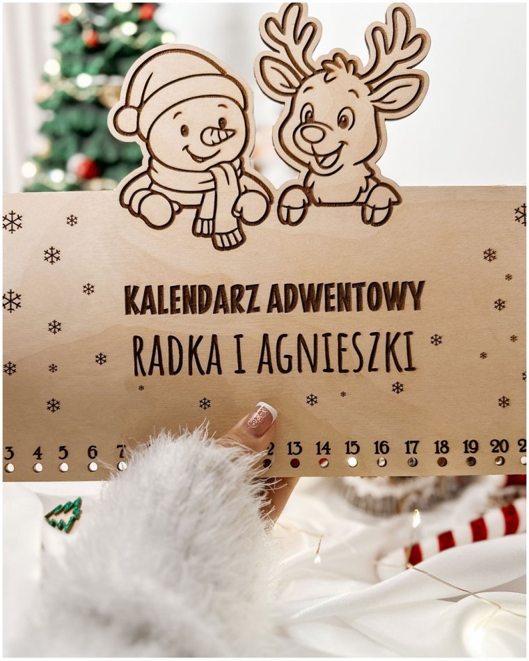 Drewniany kalendarz adwentowy z bałwankiem i Rudolfem –...