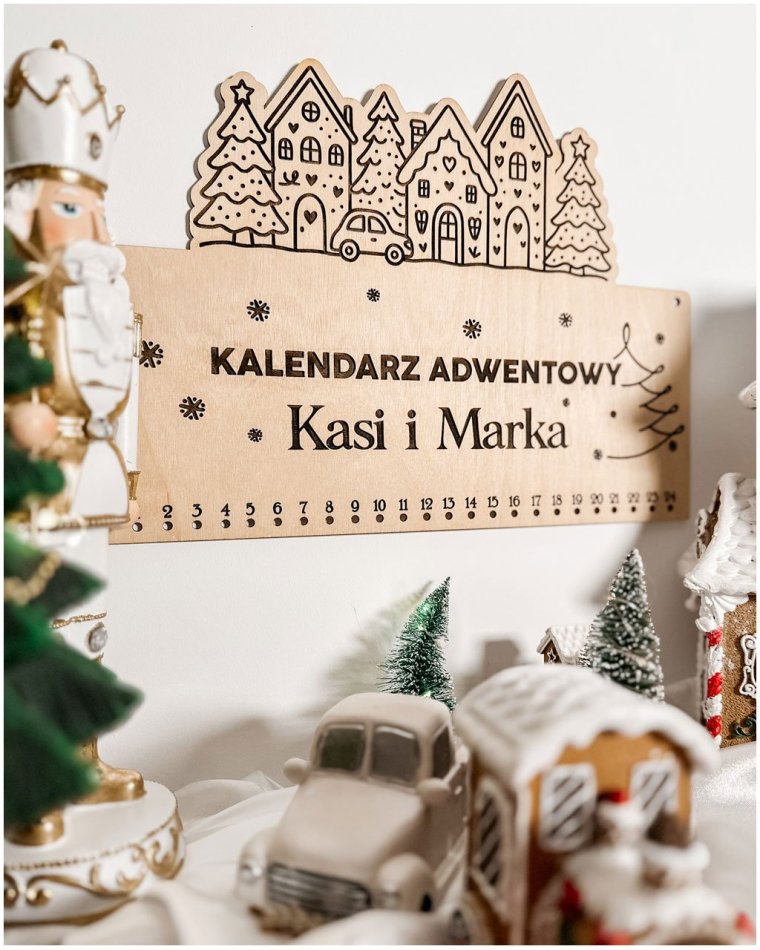 Drewniany kalendarz adwentowy z zimową wioską –...